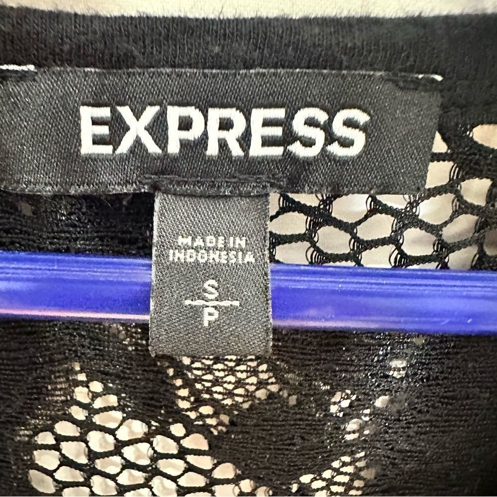 Express small top‎ - Picture 3 of 4